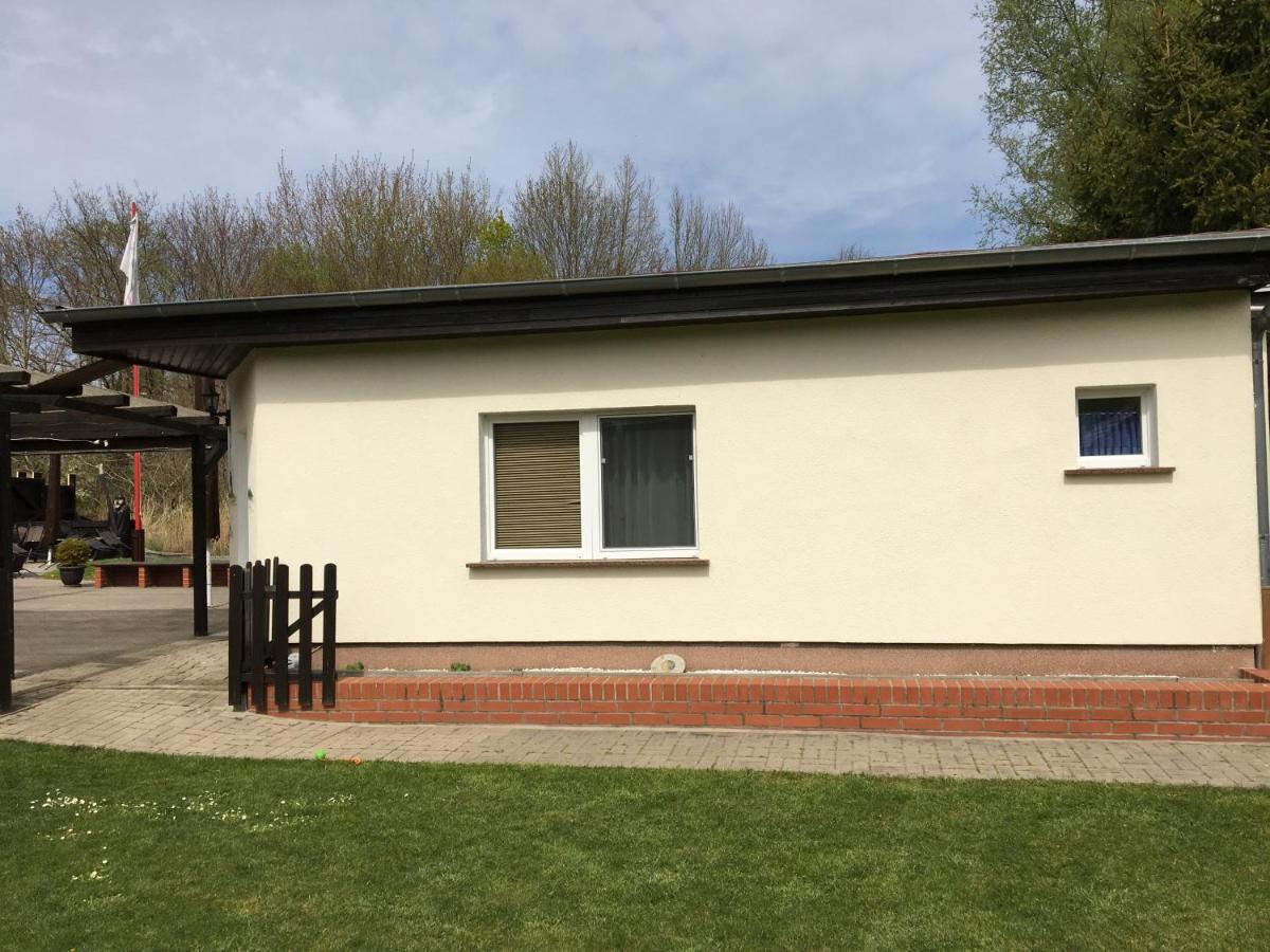 Schoener Ferienbungalow Umgeben Von Natur Und Nicht Weit Zur Ostsee Neubukow Exterior photo